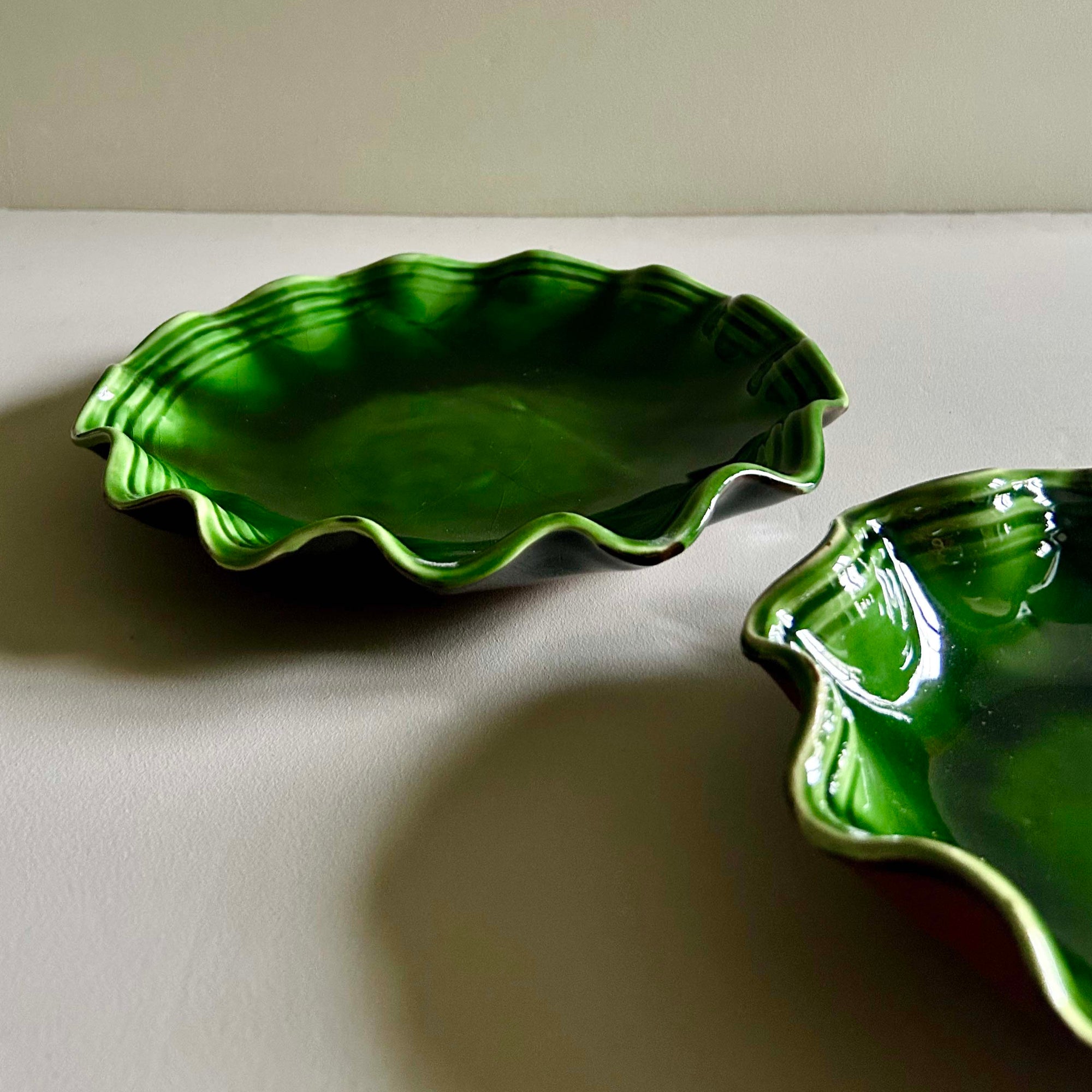 Wavy Round Plate Rustic