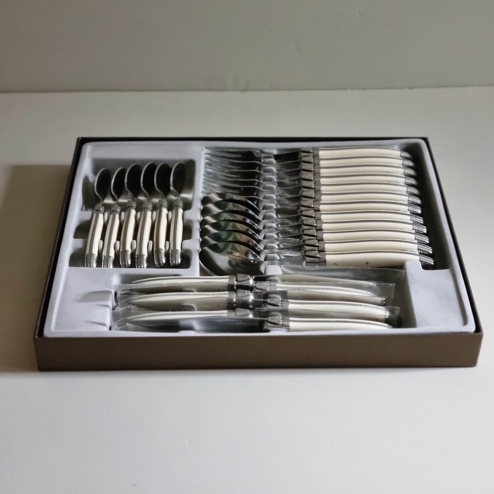 Laguiole Cutlery Set
